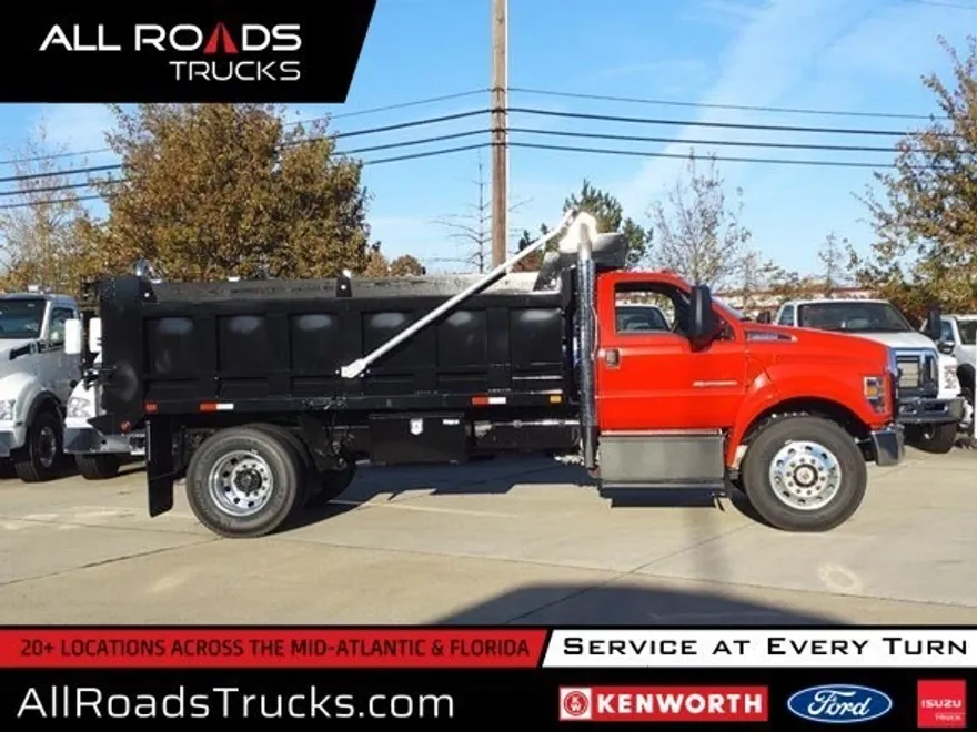 2025 Ford F-750 Base photo 1