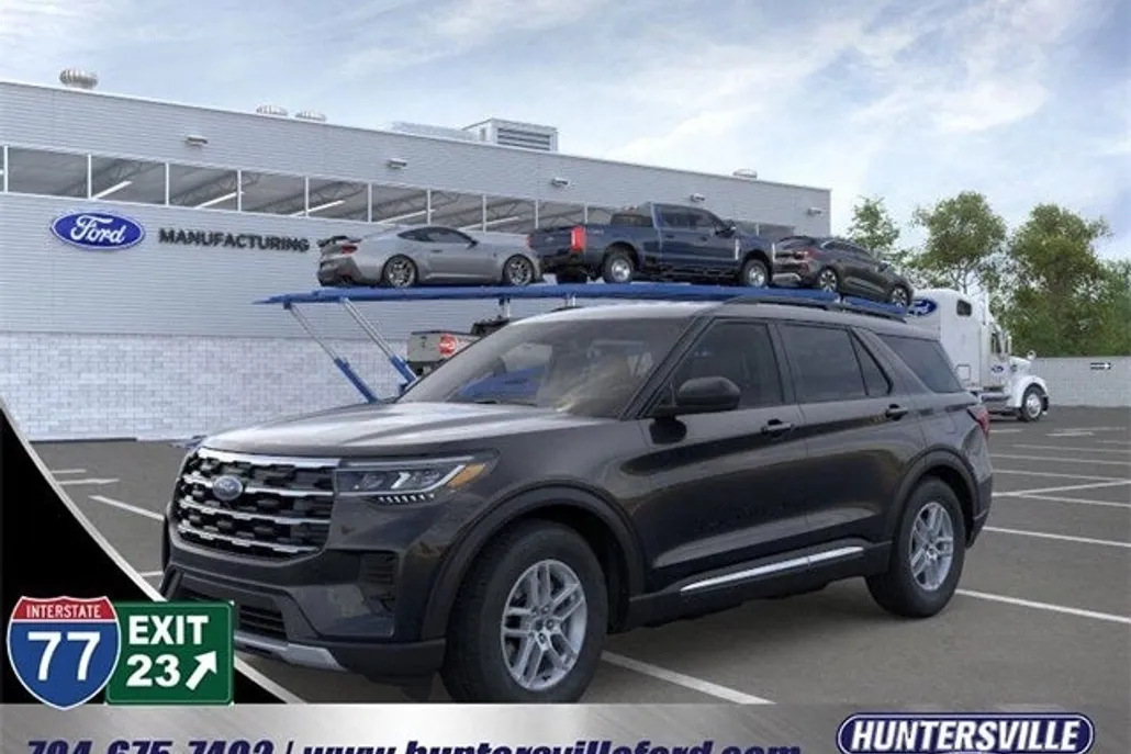2025 Ford Explorer photo 1