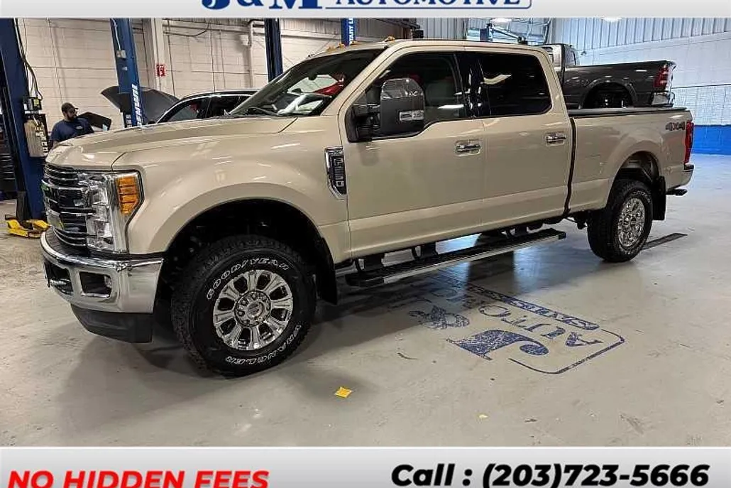 2017 Ford F-250 Lariat photo 1