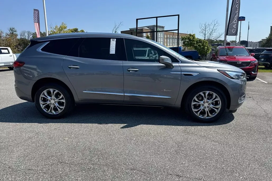 2021 Buick Enclave Avenir photo 1