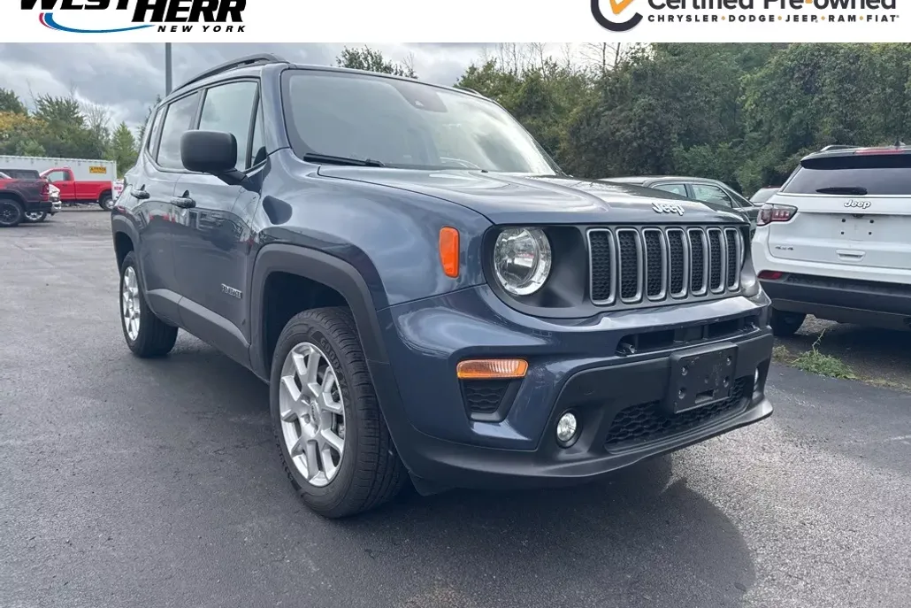 2022 Jeep Renegade Latitude photo 1