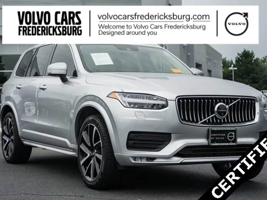 2022 Volvo XC90 Momentum photo 1