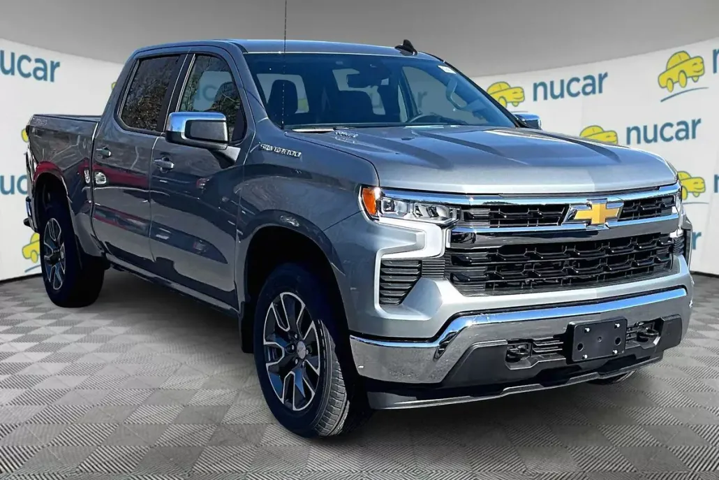 2025 Chevrolet Silverado 1500 LT photo 1