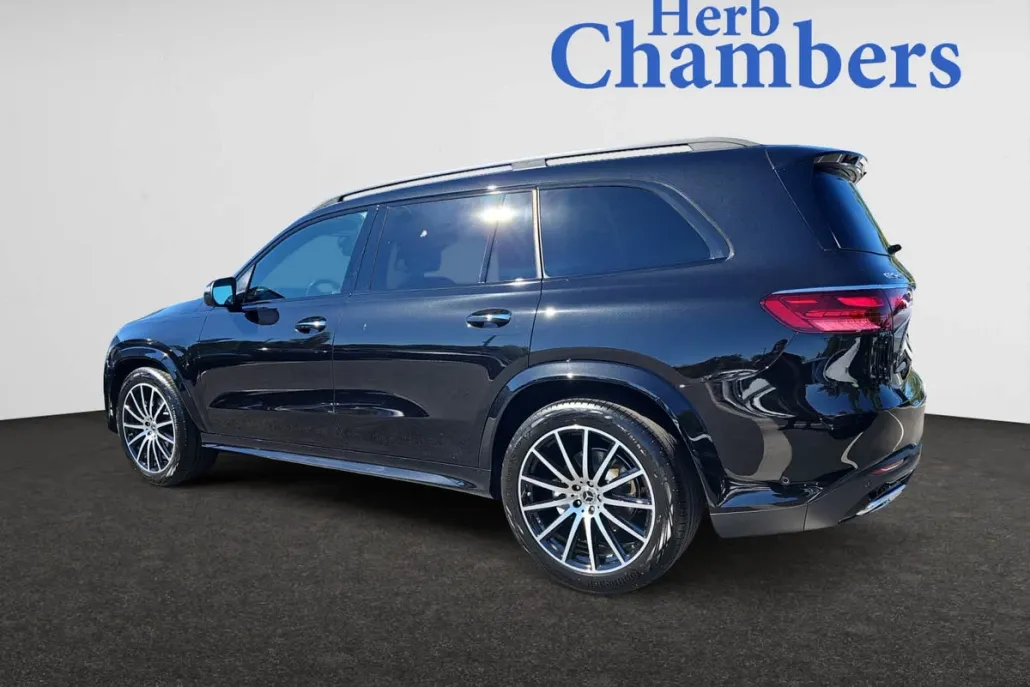 2025 Mercedes Benz GLS 450 4MATIC photo 1