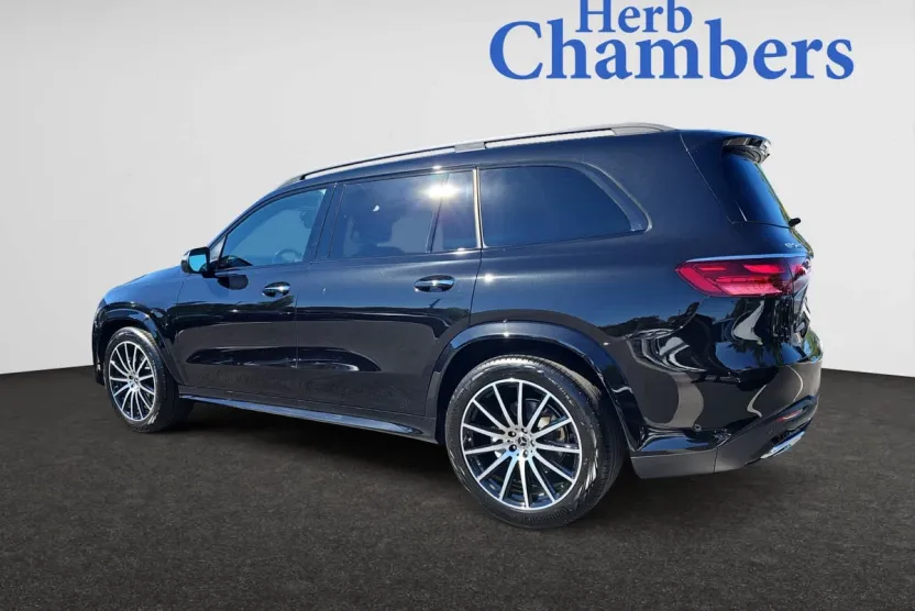 2025 Mercedes Benz GLS 450 4MATIC photo 1