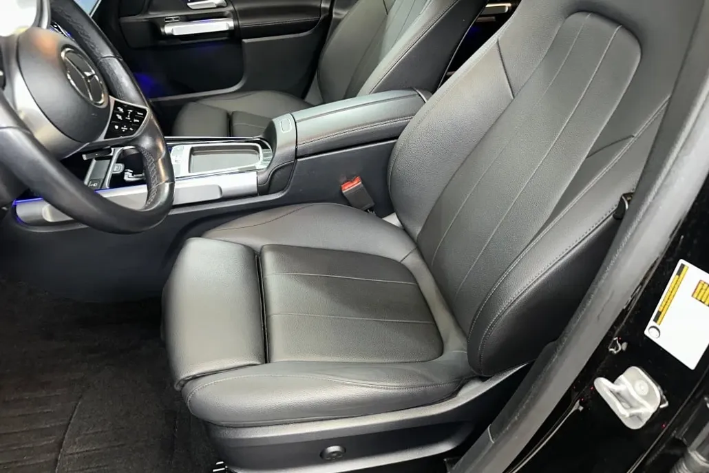 2024 Mercedes Benz GLB 250 4MATIC photo 1