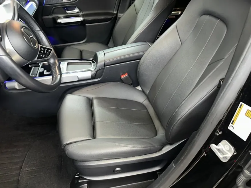 2024 Mercedes Benz GLB 250 4MATIC photo 1