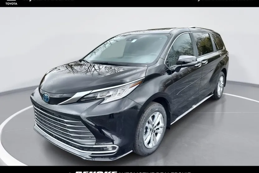 2025 Toyota Sienna Limited photo 1