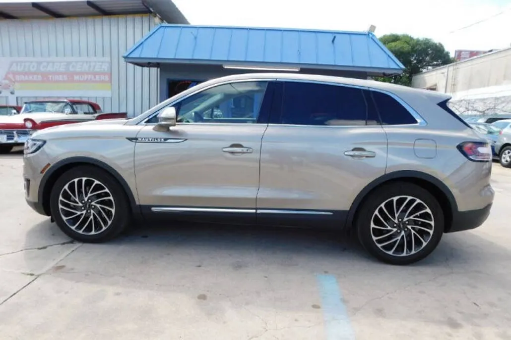 2019 Lincoln Nautilus Reserve photo 1