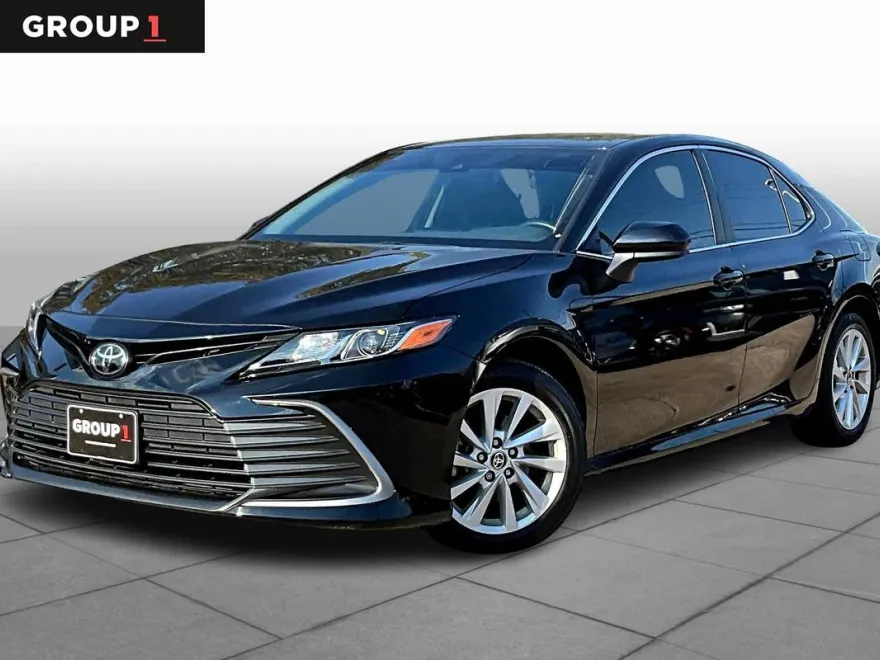 2024 Toyota Camry LE photo 1