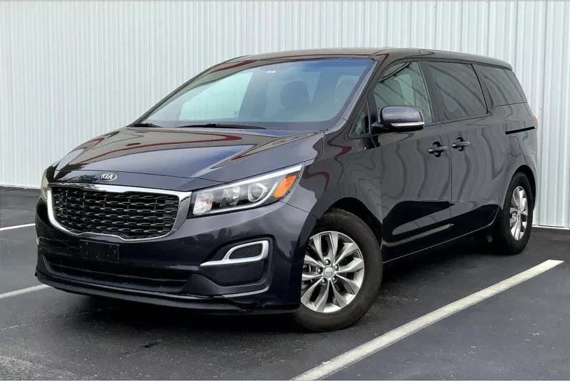 2021 Kia Sedona LX photo 1