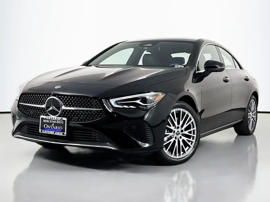 2025 Mercedes Benz CLA 250 4MATIC photo 1
