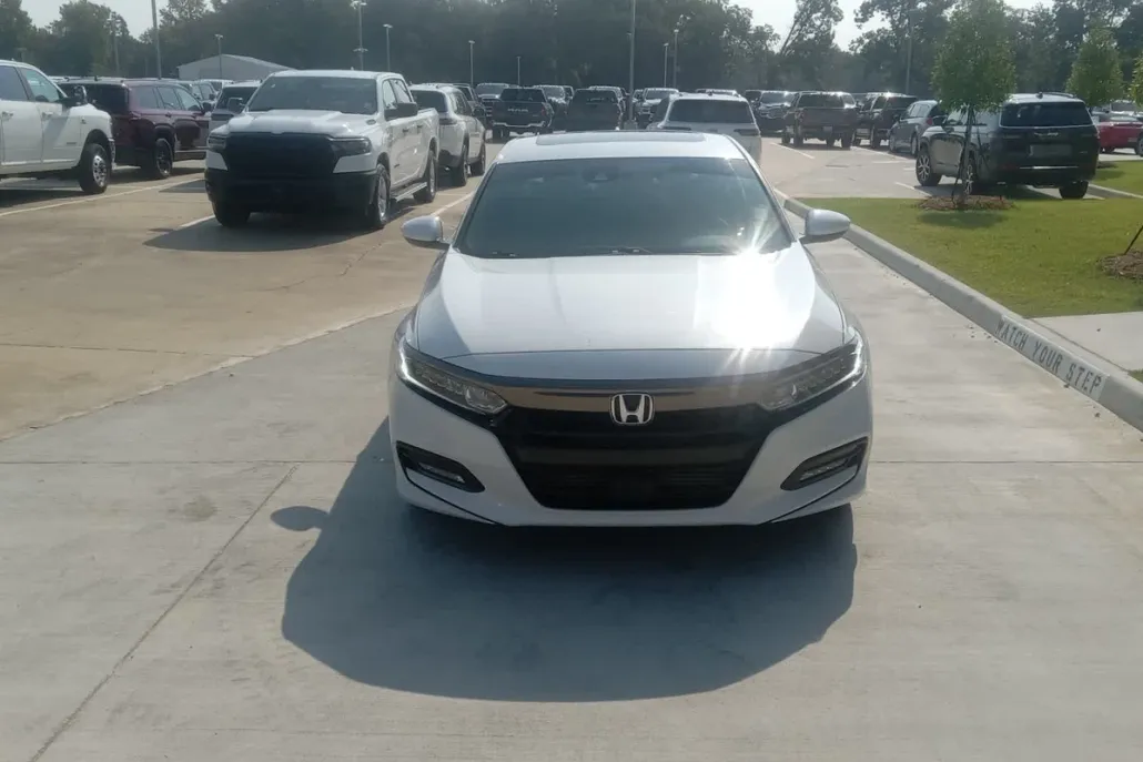 2020 Honda Accord Sport photo 1