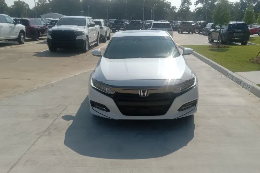 2020 Honda Accord Sport photo 1