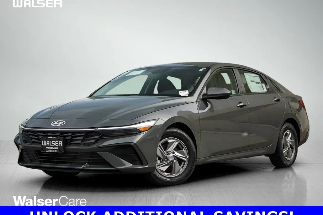 2025 Hyundai Elantra SE photo 1