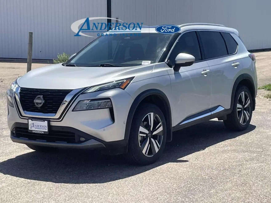 2022 Nissan Rogue SL photo 1
