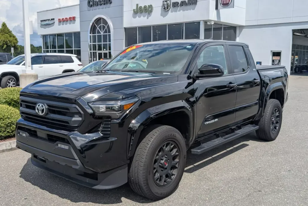 2024 Toyota Tacoma SR5 photo 1