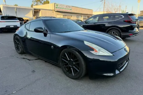 2017 Nissan 370Z photo 3