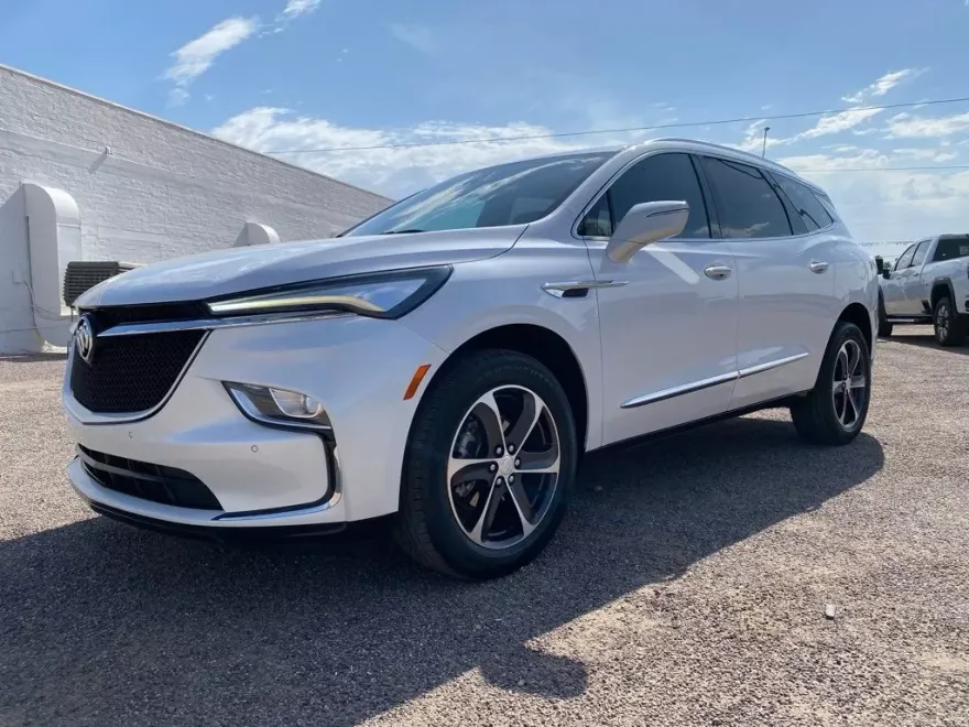 2022 Buick Enclave Essence photo 1