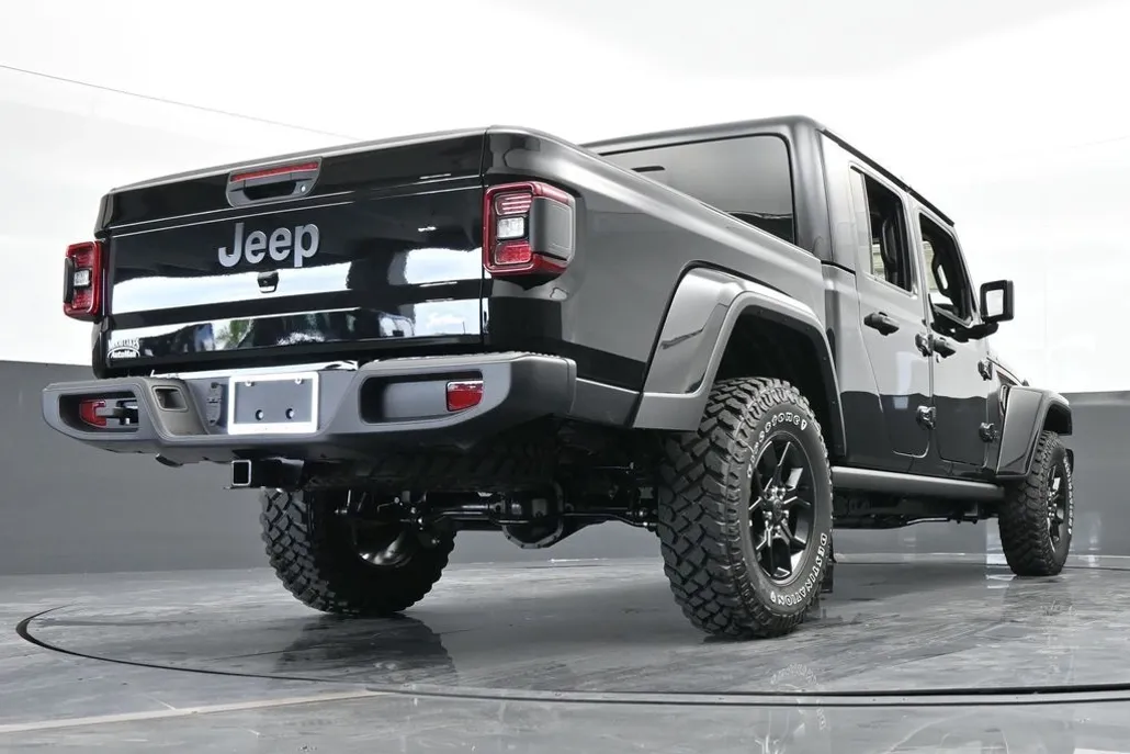 2024 Jeep Gladiator photo 1