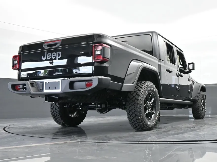2024 Jeep Gladiator photo 1