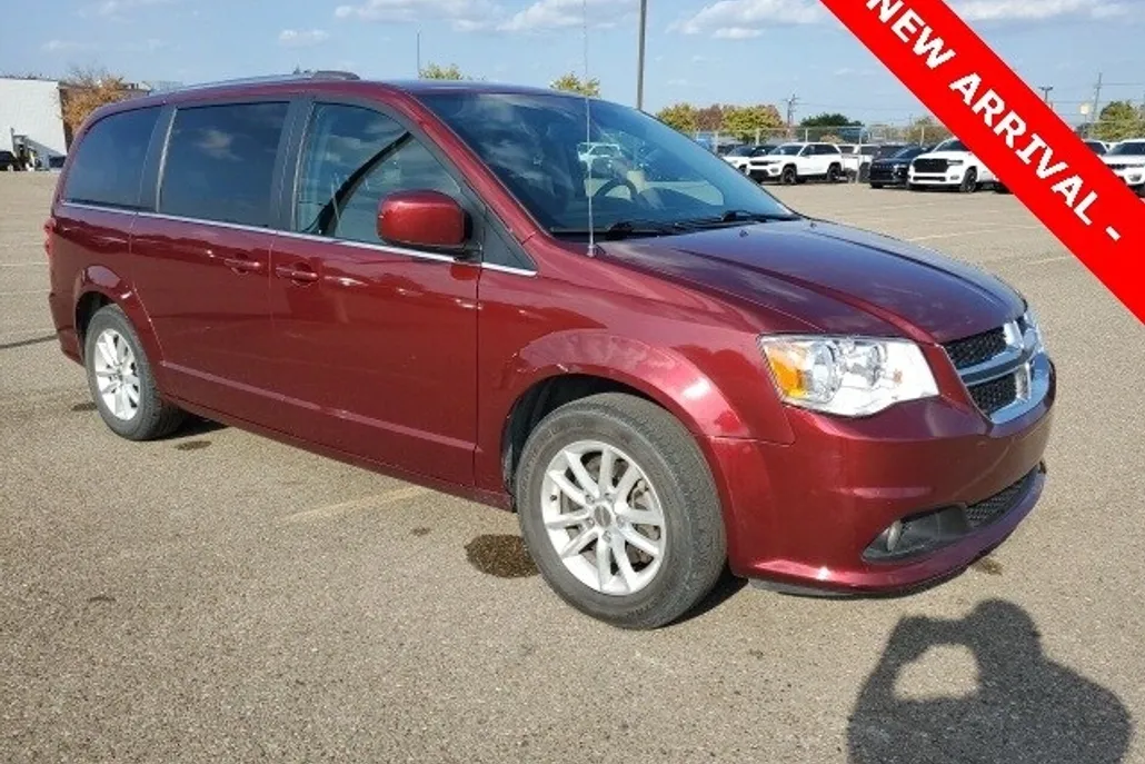 2019 Dodge Grand Caravan SXT photo 1