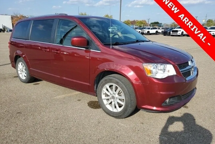 2019 Dodge Grand Caravan SXT photo 1