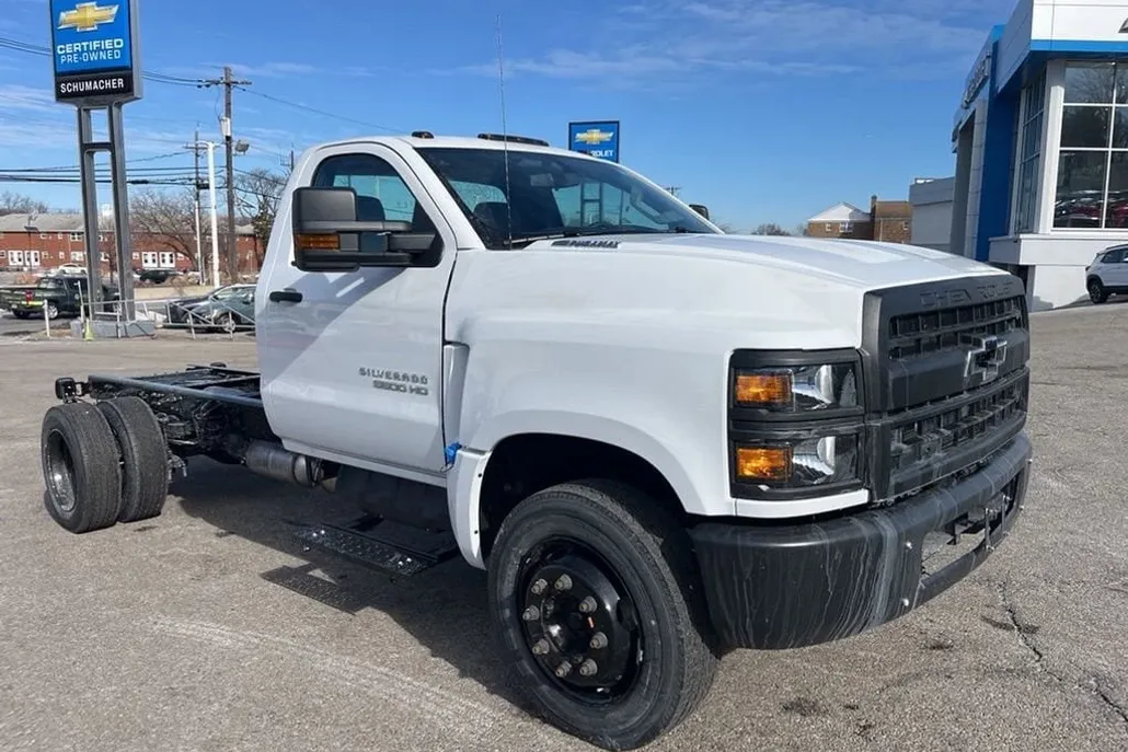2024 Chevrolet Silverado 5500HD Work Truck photo 1