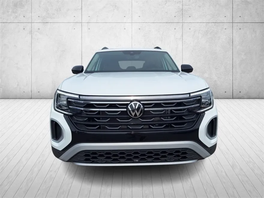 2025 Volkswagen Atlas SE Technology Peak Edition photo 1