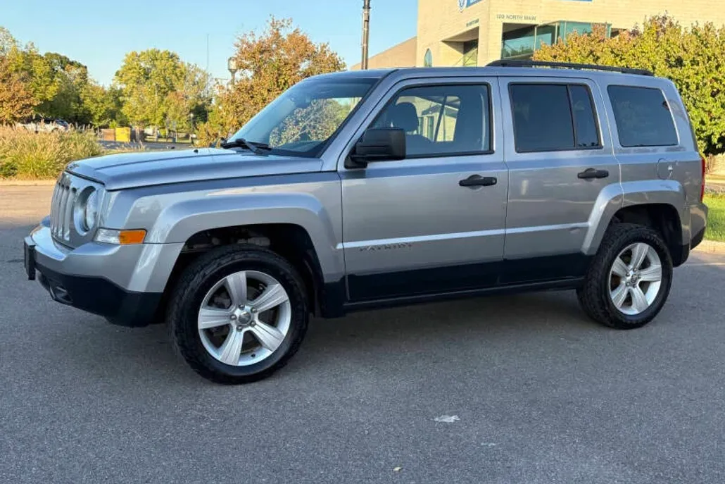 2017 Jeep Patriot Sport photo 1