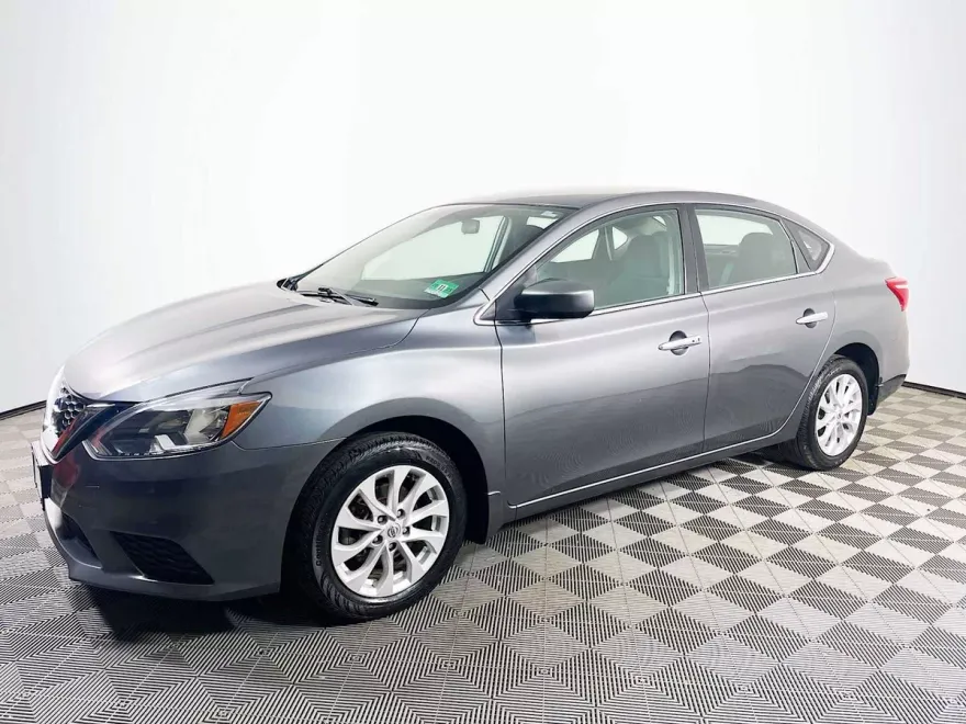 2019 Nissan Sentra SV photo 1