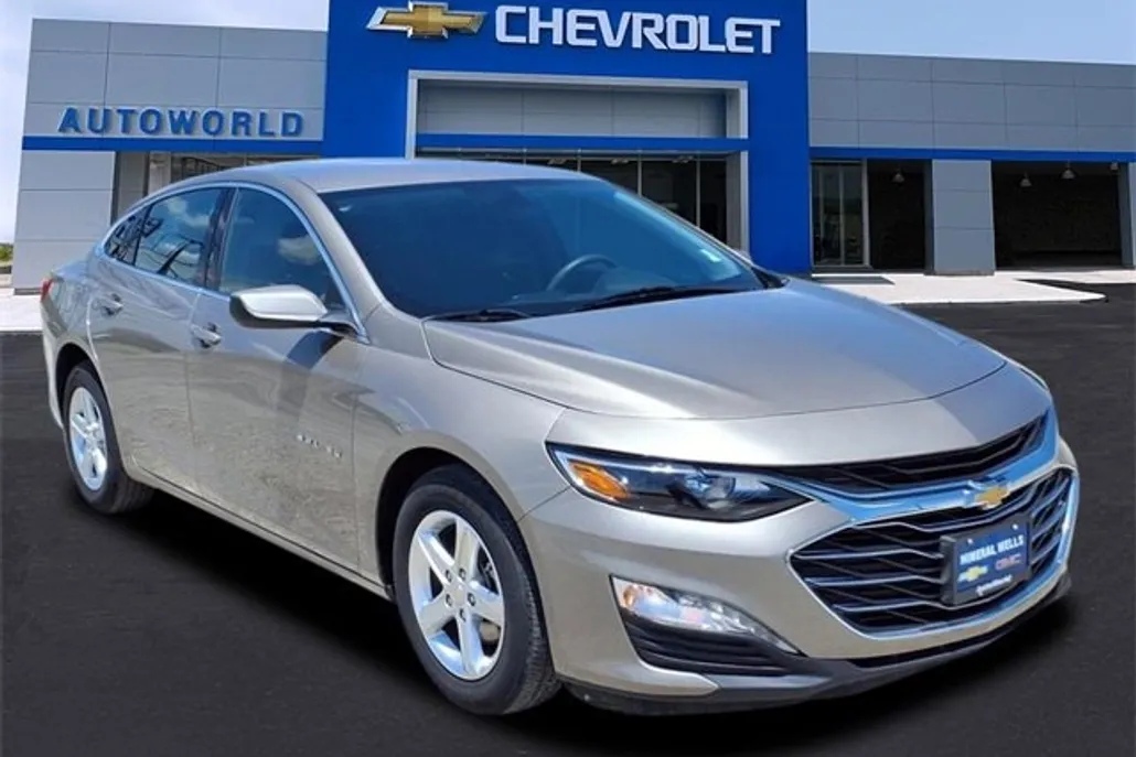 2023 Chevrolet Malibu 1LT photo 1