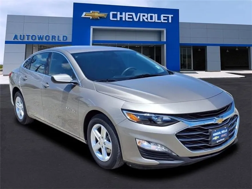2023 Chevrolet Malibu 1LT photo 1
