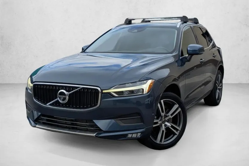 2019 Volvo XC60 Momentum photo 1