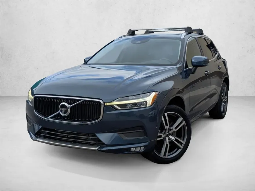 2019 Volvo XC60 Momentum photo 1