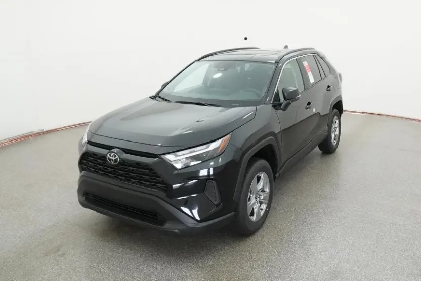 2025 Toyota RAV4 XLE photo 1