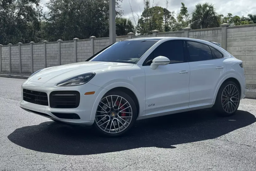 2021 Porsche Cayenne Coupe GTS photo 1