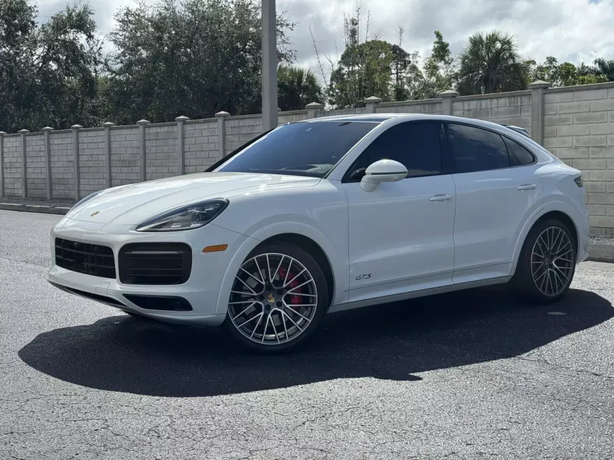 2021 Porsche Cayenne Coupe GTS photo 1
