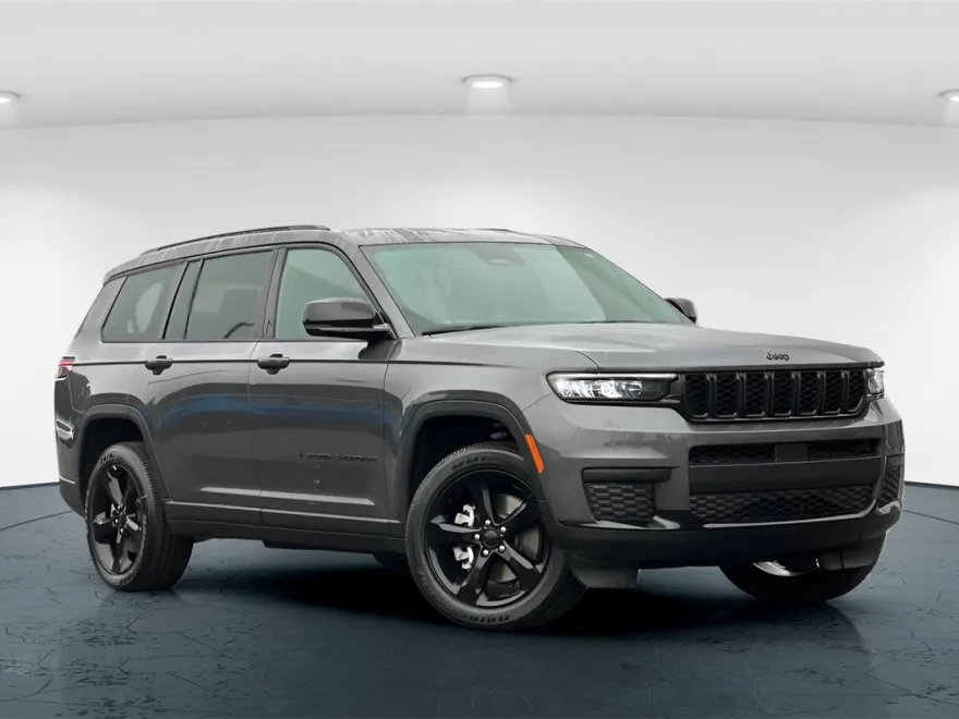 2024 Jeep Grand Cherokee Laredo photo 1