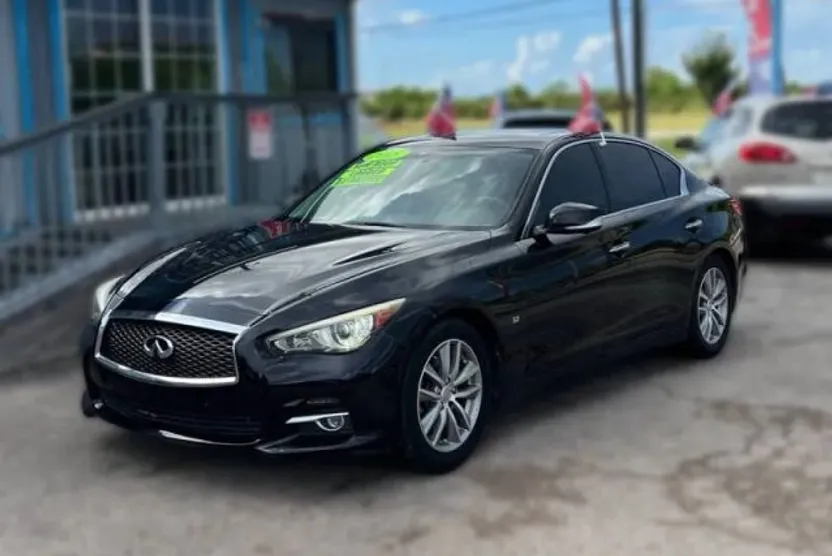 2015 Infiniti Q50 3.7 Premium photo 1