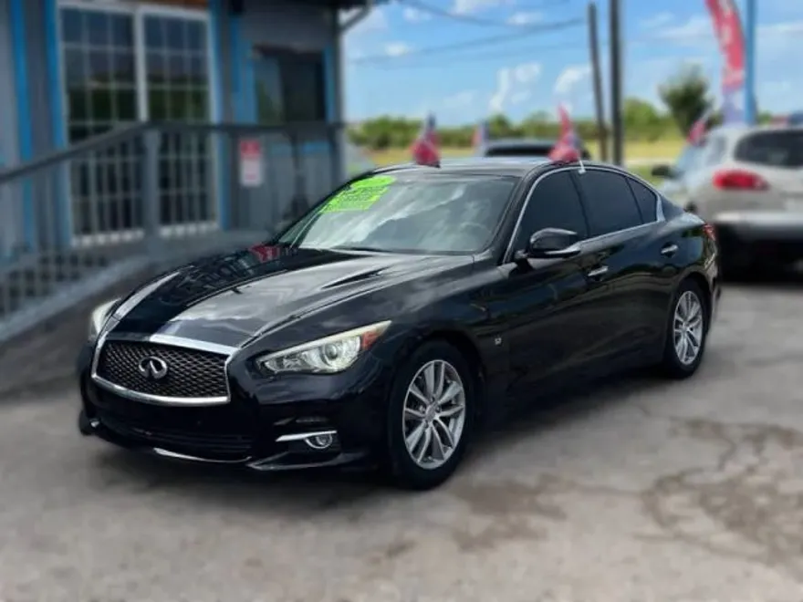 2015 Infiniti Q50 3.7 Premium photo 1