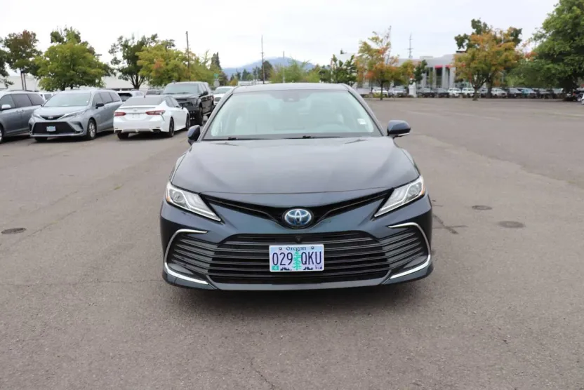 2021 Toyota Camry Hybrid XLE photo 1