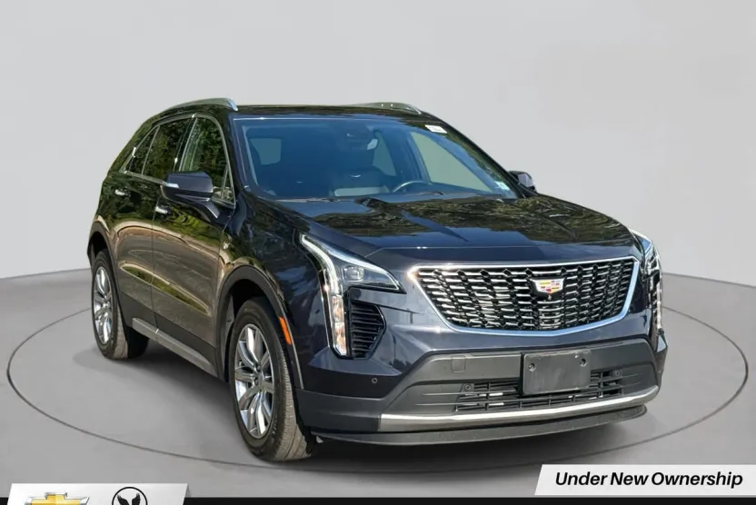 2022 Cadillac XT4 Premium Luxury photo 1
