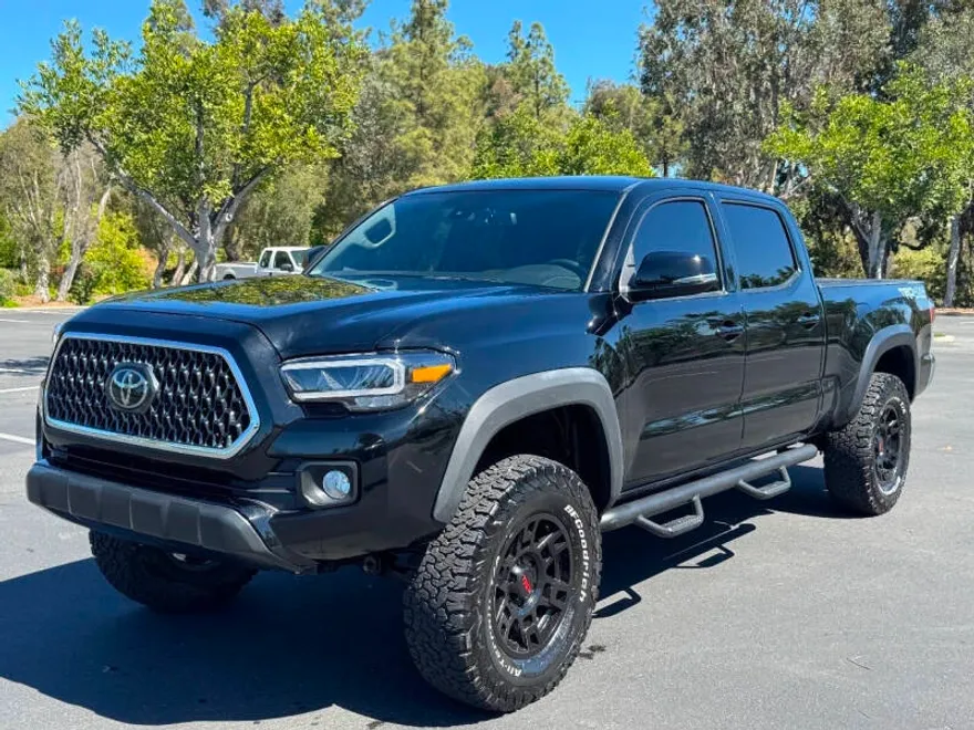 2023 Toyota Tacoma TRD Off-Road photo 1