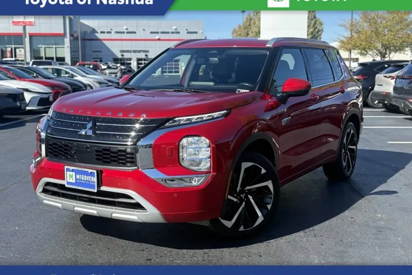 2023 Mitsubishi Outlander PHEV SEL photo 1