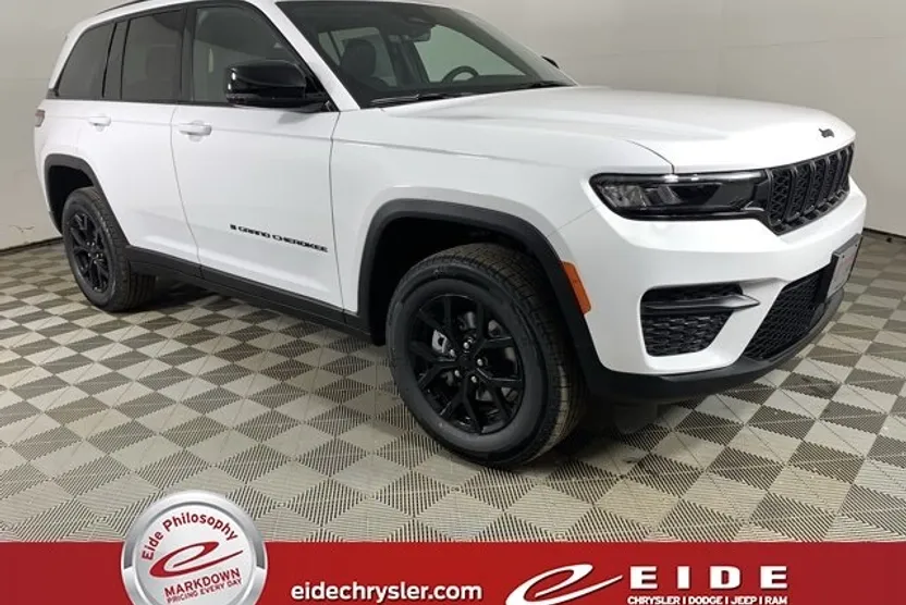 2025 Jeep Grand Cherokee Altitude photo 1
