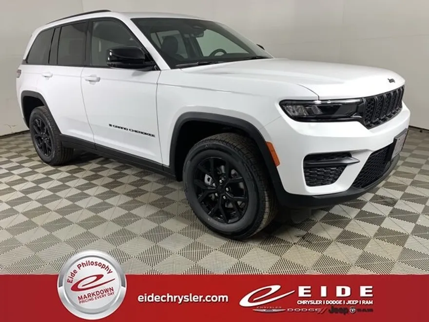 2025 Jeep Grand Cherokee Altitude photo 1