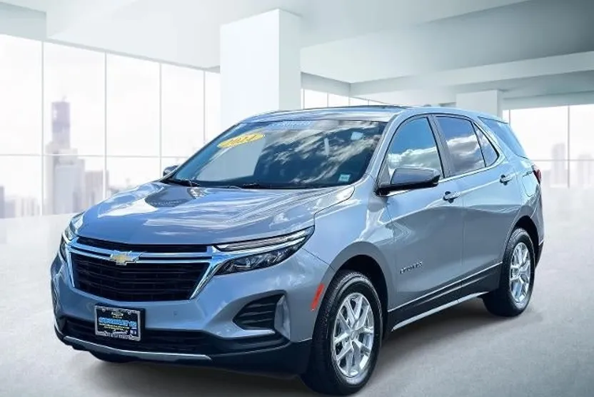 2024 Chevrolet Equinox LT photo 1