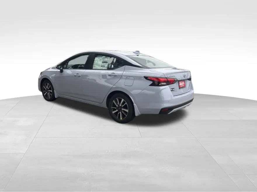 2025 Nissan Versa SV photo 1