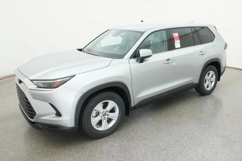 2026 Toyota Grand Highlander LE photo 1